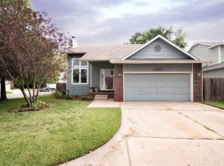 10620 W Ponderosa Cir, Wichita, KS 67212