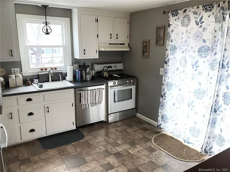 27 Butternut Dr — Photo 9