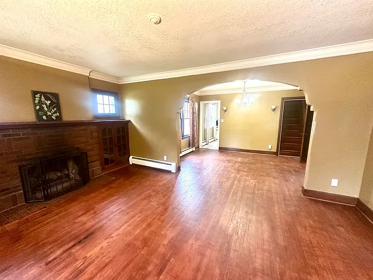 1303 Edgerton St — Photo 3