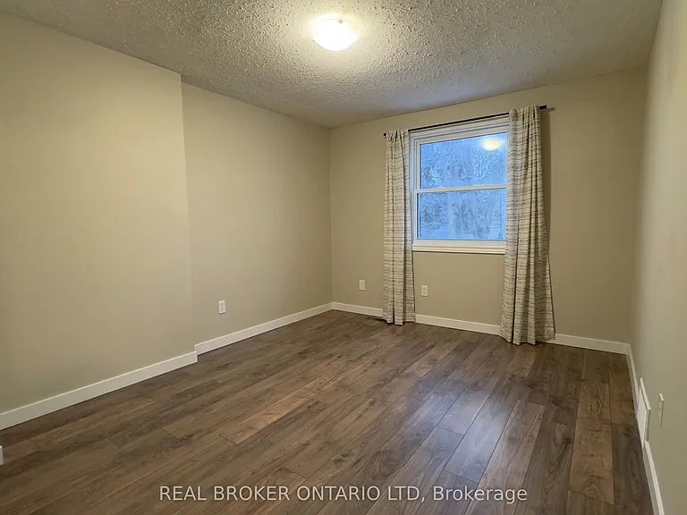 457 Wilkins St — Photo 7