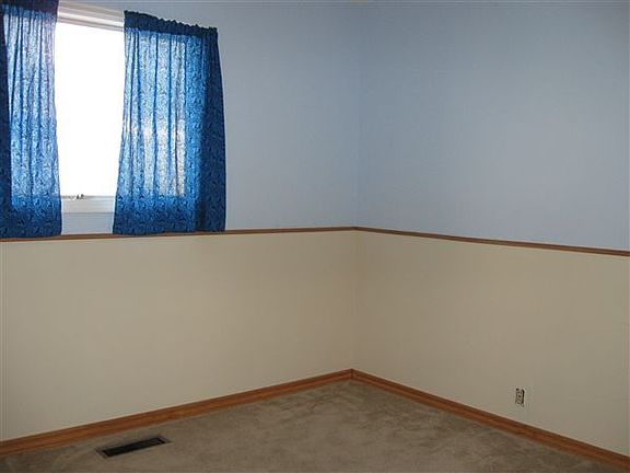 2nd bedroom carpeted