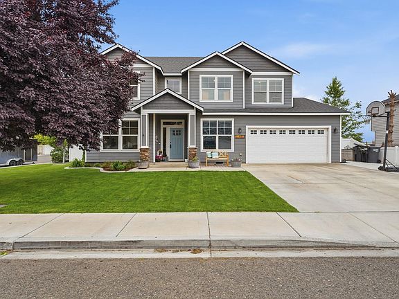 2nd image of 4813 Bilbao Dr