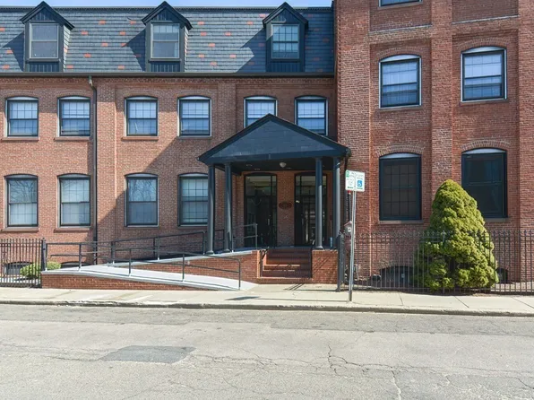 10 Weston Ave APT 123, Quincy, MA 02170