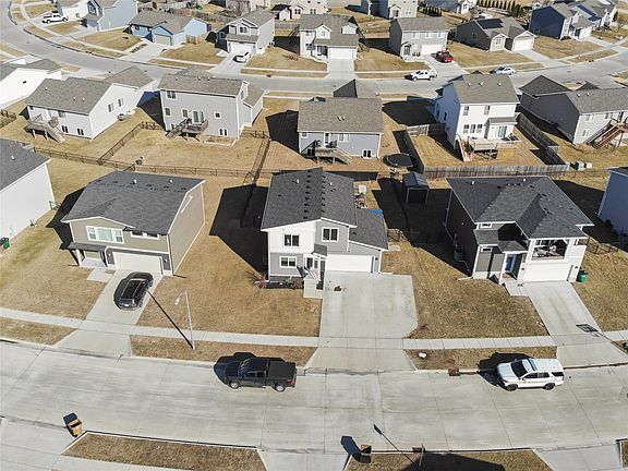 3rd image of 3519 Linden Dr SW