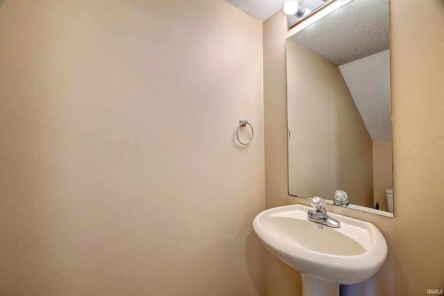 3425 S Oaklawn Cir — Photo 3