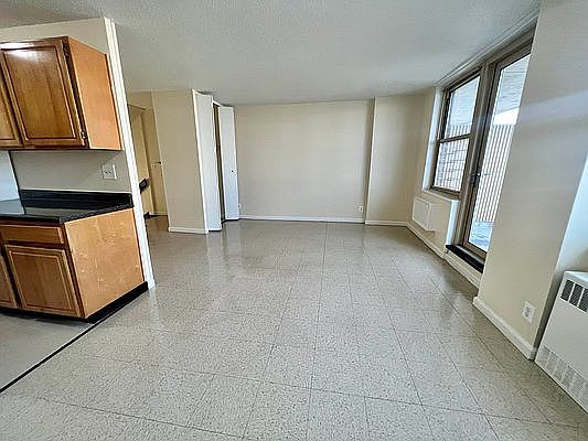 1st image of 2863 W 29th St #2B