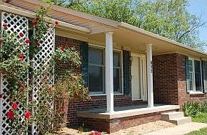 2nd image of 833 E Clover Dr