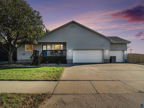 307 W Ramona St, Hartford, SD 57033
