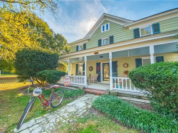 377 King Carter Dr, Irvington, VA 22480