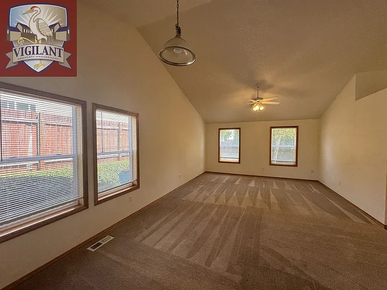 1614 N Falcon Dr — Photo 19