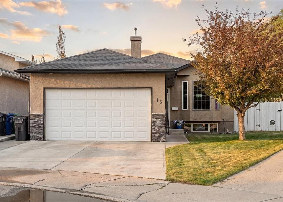 1st image of 15 SW Mount Rundle Pl W