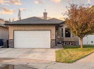 15 SW Mount Rundle Pl W, Lethbridge, AB T1K7B5