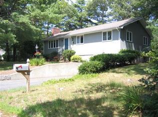 8 Quamhasset Rd, Buzzards Bay, MA 02532