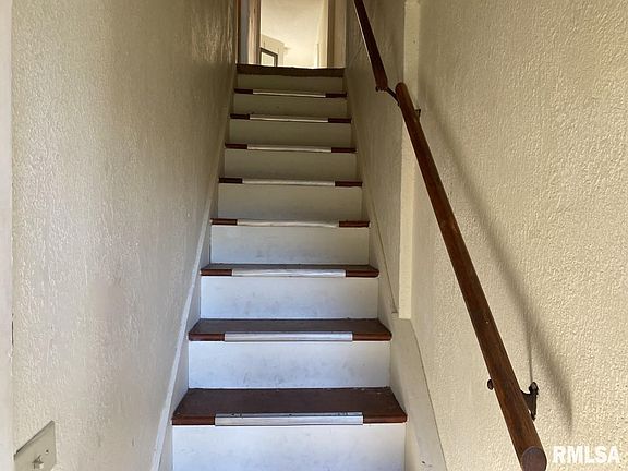 4th image of 223 W Pearl St