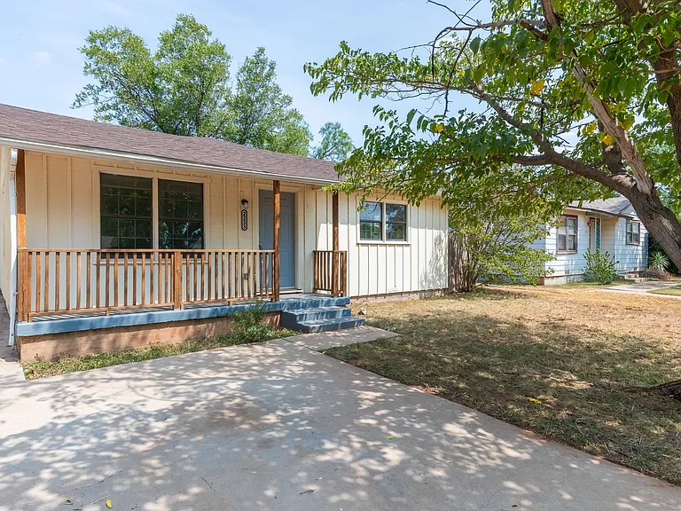 2233 Fannin St — Photo 2