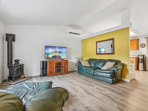 5th image of 25222 E Welches Rd Unit 2