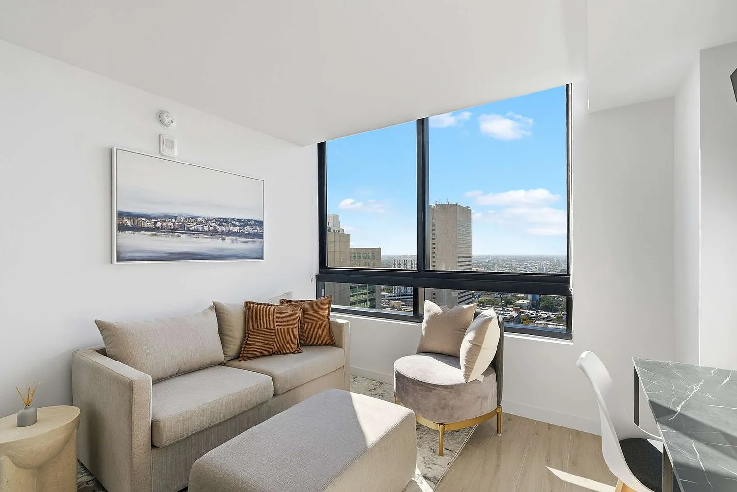 1 bed, 1.0 bath, 613 sqft, $2,621 — Photo 4