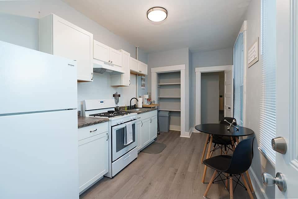 1st image of 65 Vine St #3
