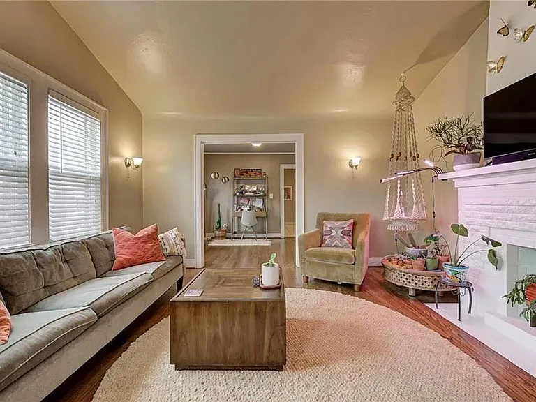 2823 NW 13th St — Photo 5