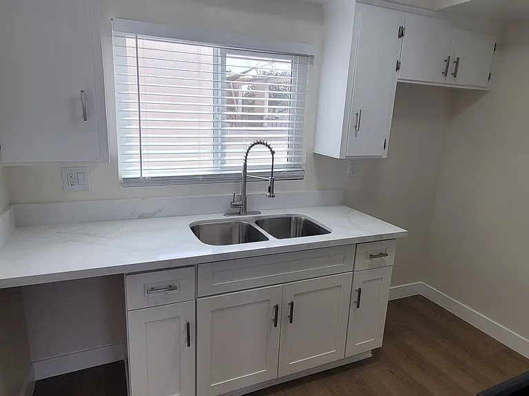 1711 Marine Ave — Photo 20