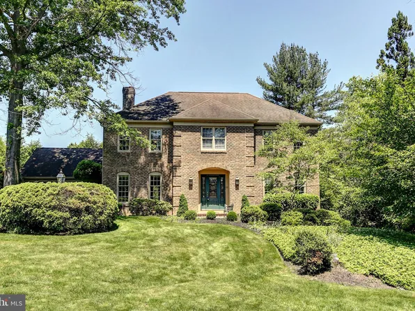 130 Northgate Dr, Camp Hill, PA 17011