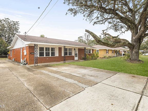 3rd image of 1613 Wiltshire Blvd
