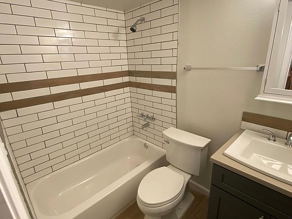 5th image of 1332 Cordova Ct #A