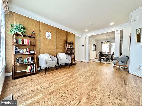 4th image of 5643 Tower Hill Cir