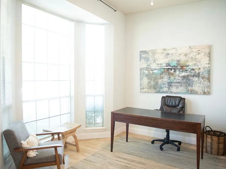 2421 Bonham Trl — Photo 6