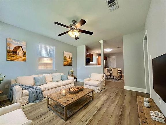 4th image of 339 39th St