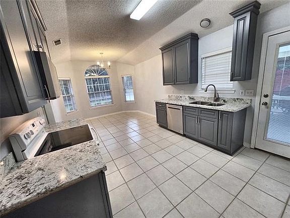 5th image of 35510 Devon Dr