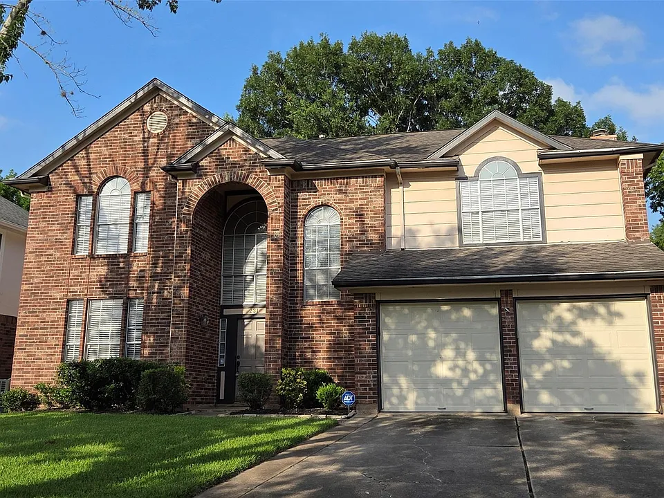 231 Needleleaf Ln