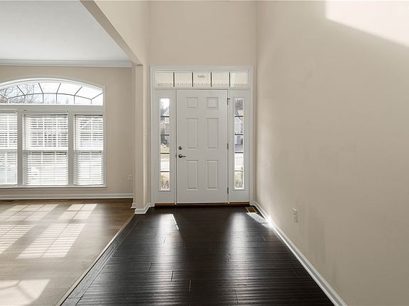 3rd image of 4541 Walnut Ridge Cir