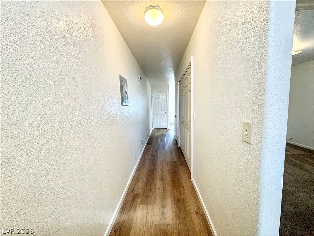 3 bed, 2.0 bath, 1211 sqft, $1,350 — Photo 2