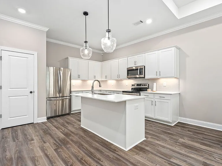 520 Grey Oak Cir — Photo 4