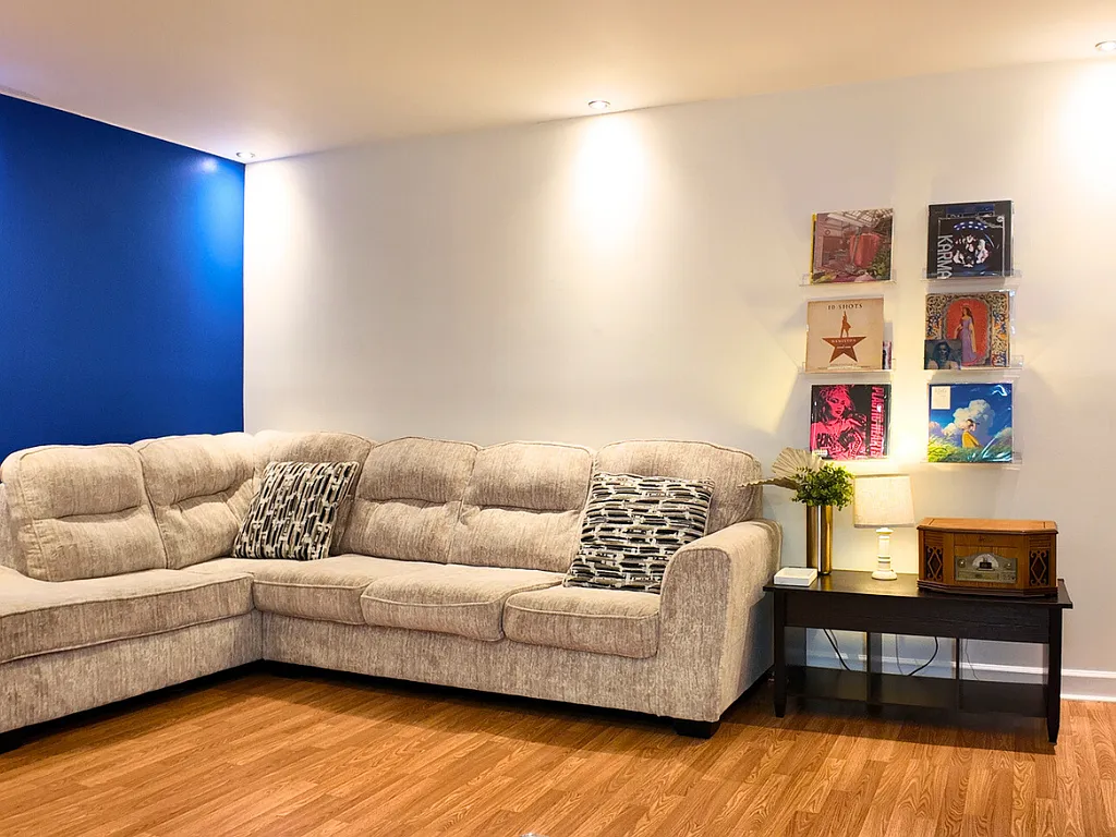 Building Photo - 2231 Castle Rock Sq #21C