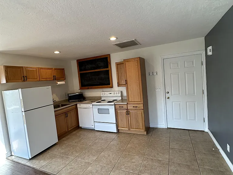 1405 E Mackenzie Dr — Photo 7