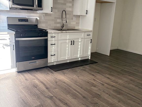 3rd image of 25474 Kalmia Ave