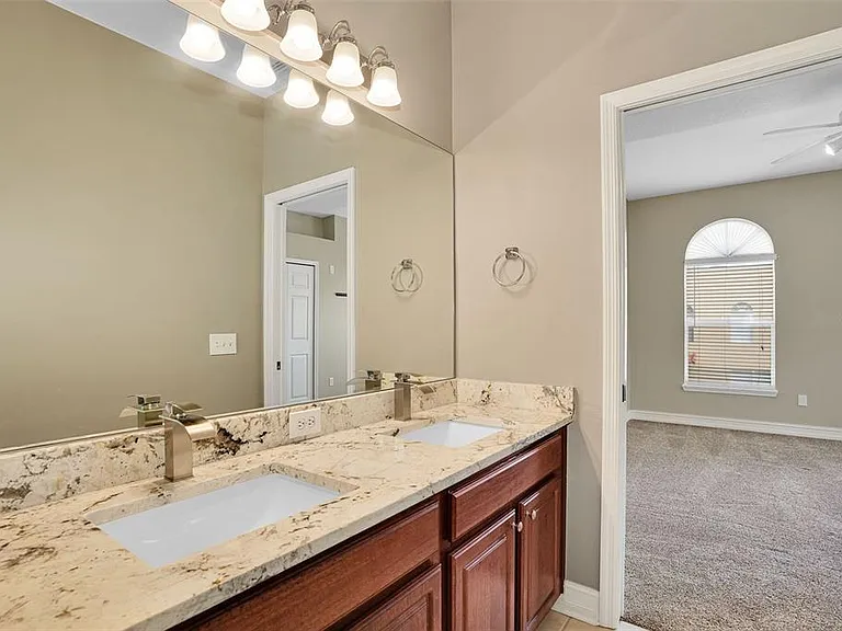 3102 Toscana Cir — Photo 30