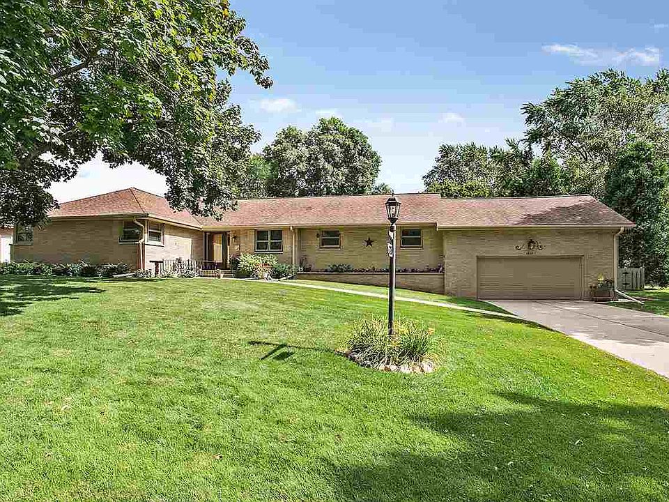 1st image of 3257 Waubenoor Dr