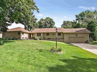 3257 Waubenoor Dr, Green Bay, WI 54301