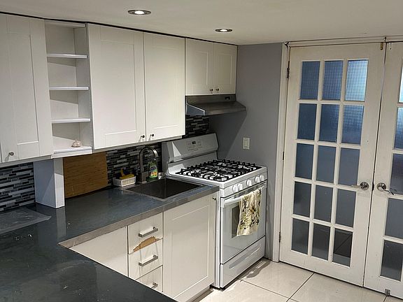 3rd image of 188 Thorold Rd