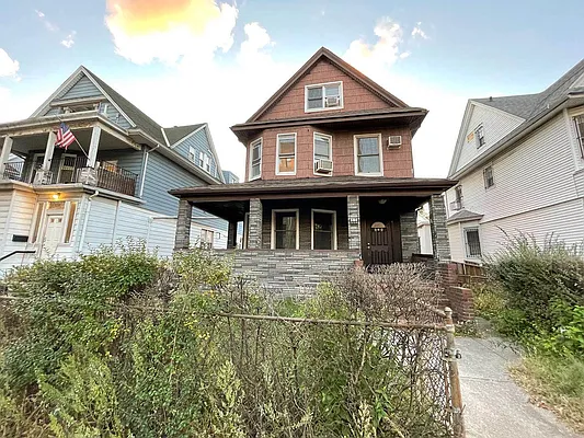 Rented by Yup Realty LLC | media 9