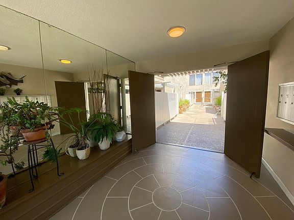 3rd image of 868 N West Knoll Dr APT 10