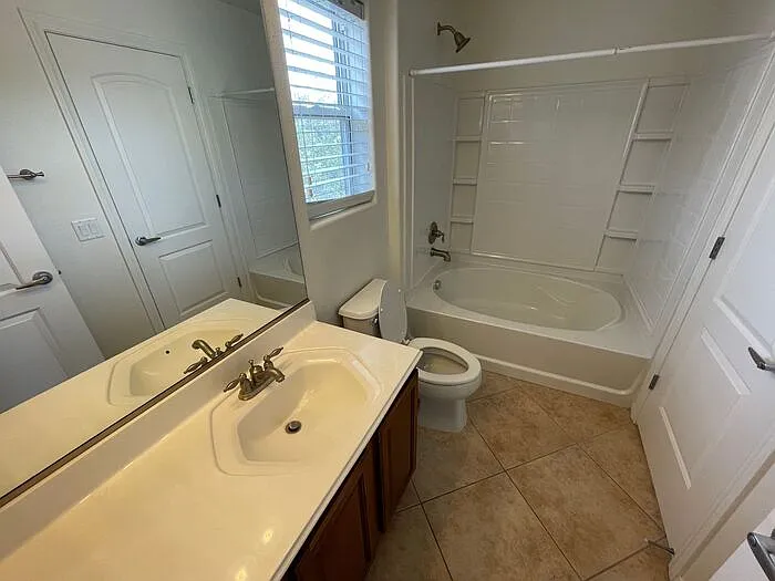 9778 Twin Ponds Ct — Photo 12