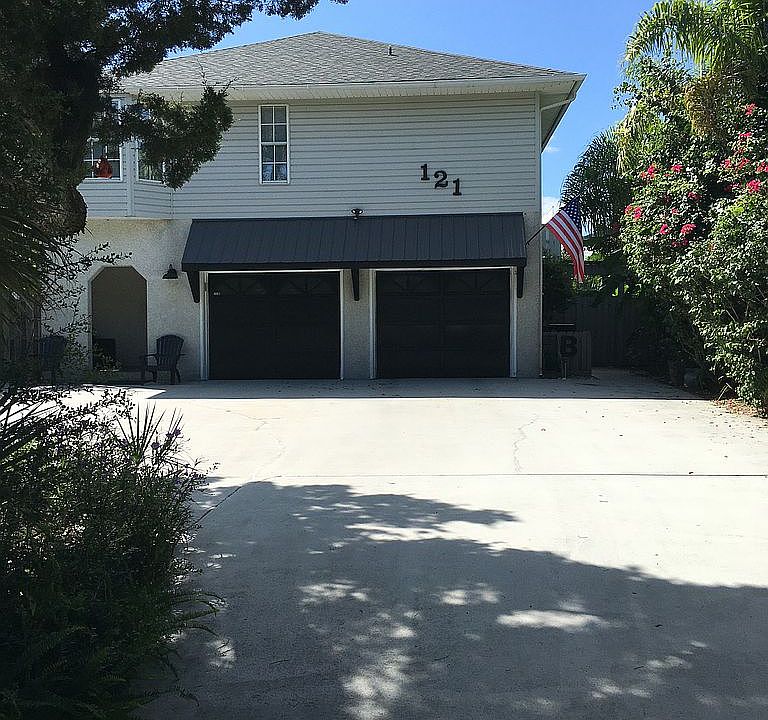 BEAUTIFUL SECLUDED HOME!