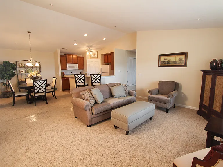 Fox Chase Luxury Apts — Photo 13