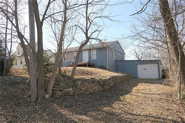 2nd image of 5426 N Denver Ave