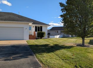 1927 Little River Path #1927, Green Bay, WI 54313