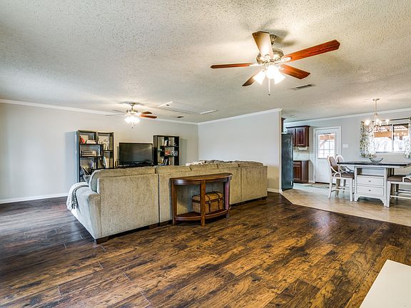 5th image of 133 Redwood Pl